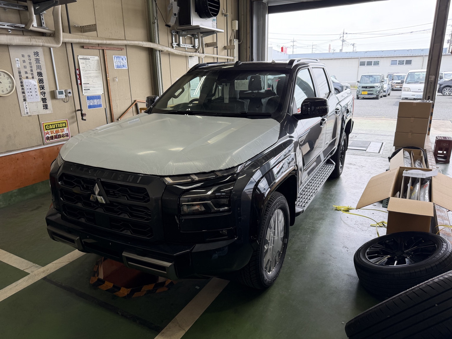 三菱 トライトン 用品取付・電装作業