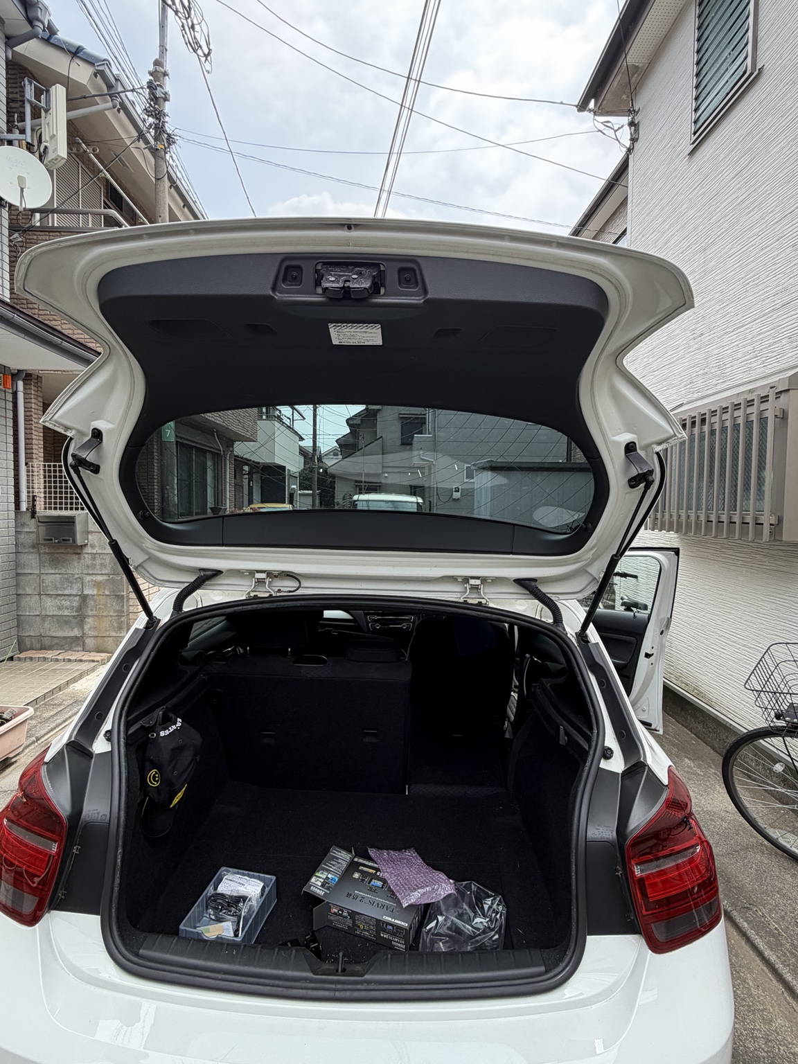 BMW 電装品取付・配線作業